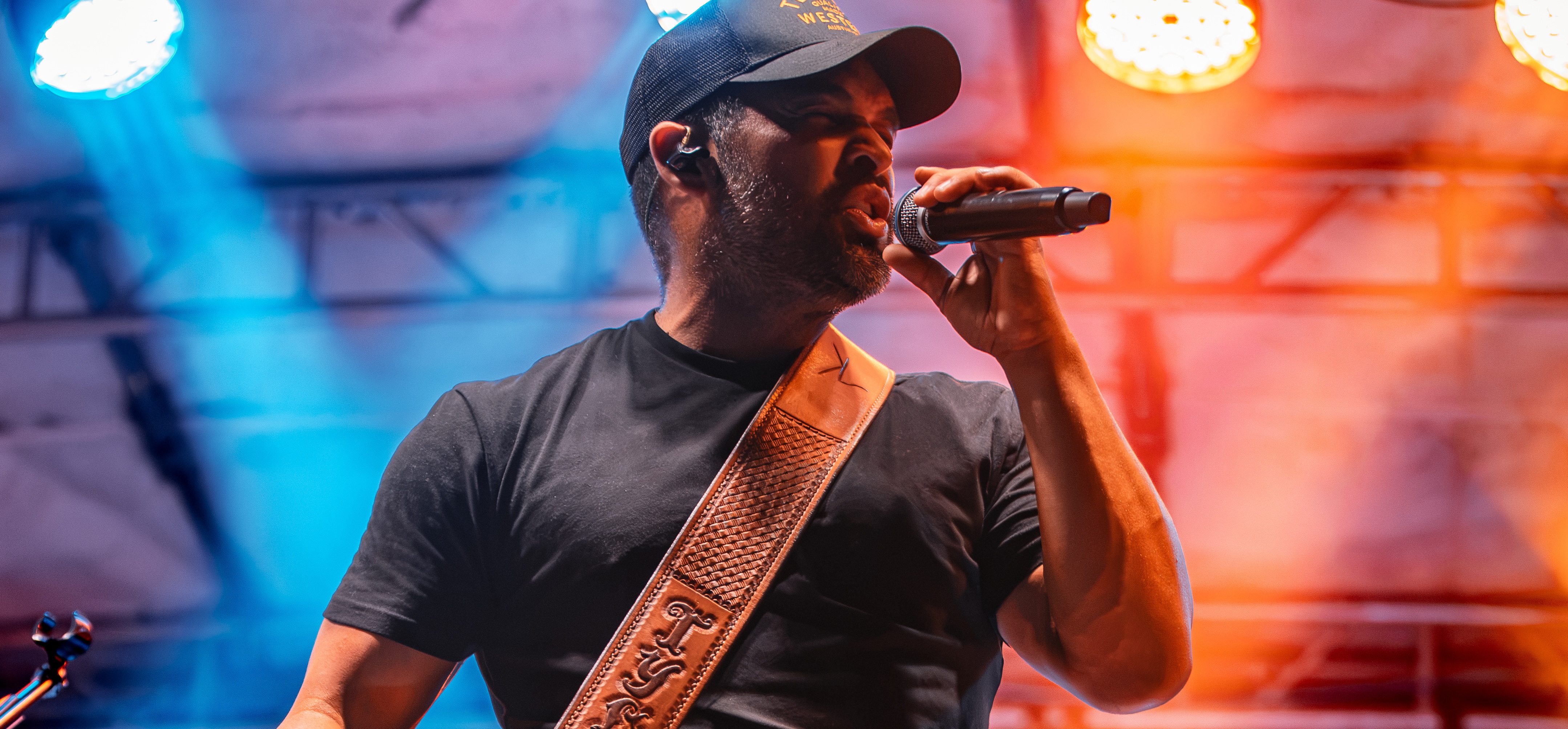 Tyler Kinch performing live